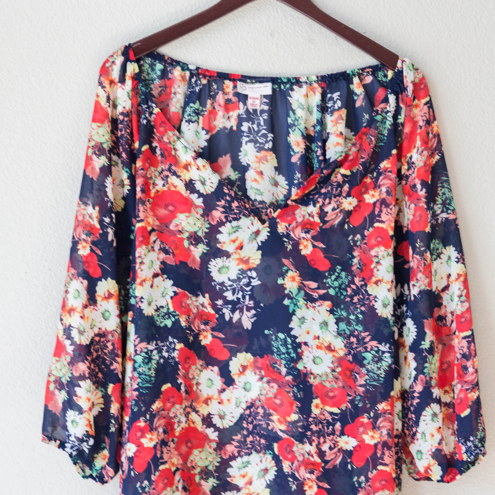 Navy V-Neck Floral Top Plus Size